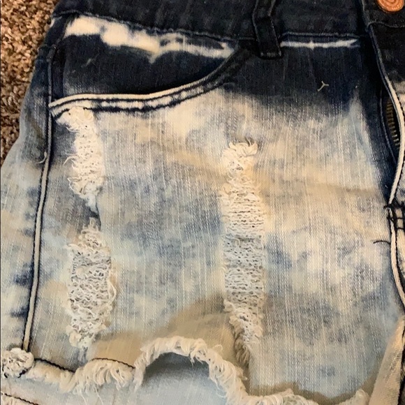 Jean short - Picture 2 of 3